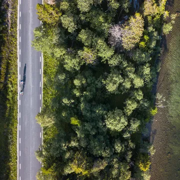 Landsvägscykling längs vackra vyer