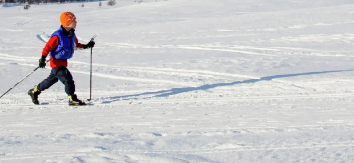 Barn åker längd i Ramundberget
